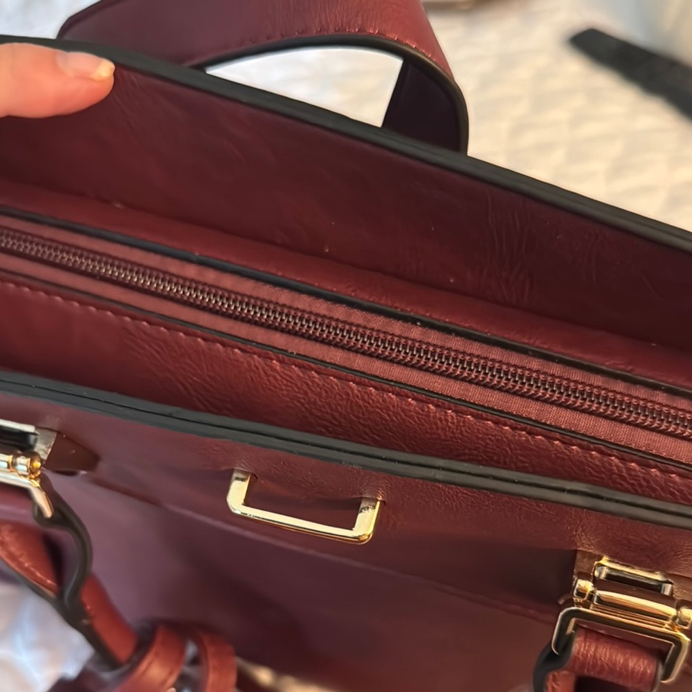 Burgundy Tote and Pouch Set - Picture 3 of 5